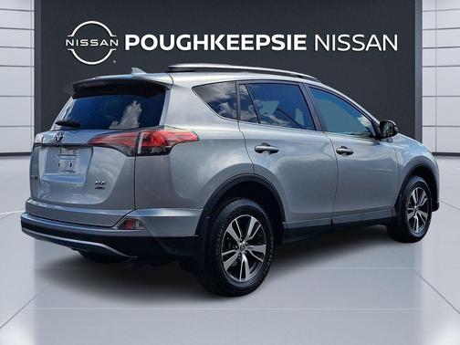 Silver Sky Metallic 2017 Toyota RAV4 XLE