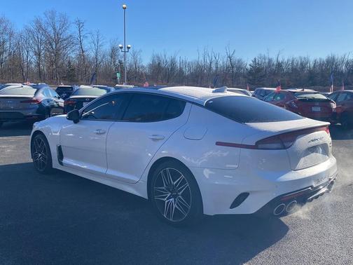 2022 Kia Stinger GT1