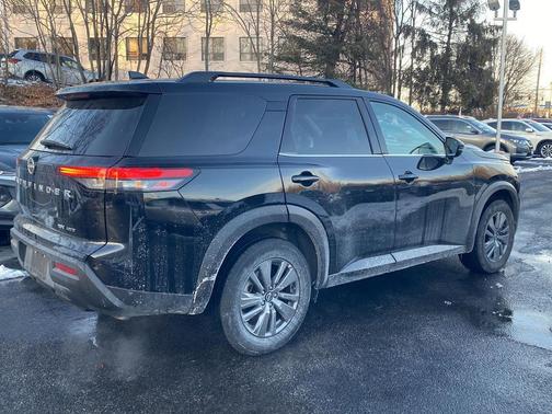 2024 Nissan Pathfinder SV 4WD