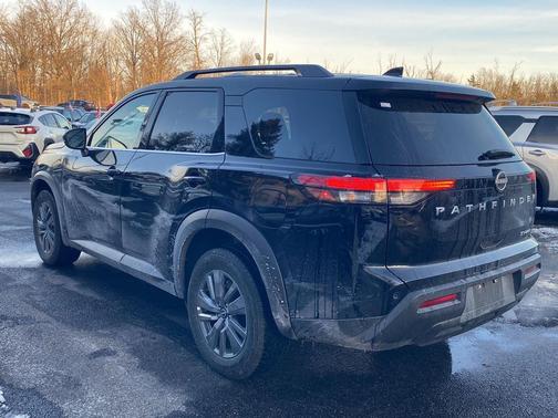 2024 Nissan Pathfinder SV 4WD