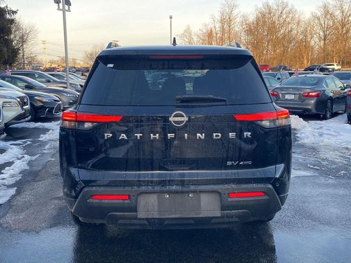 2024 Nissan Pathfinder SV 4WD