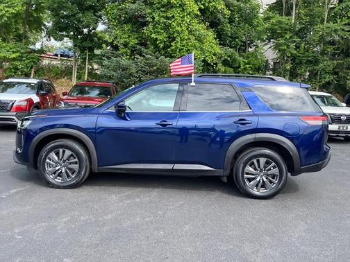 2022 Nissan Pathfinder SV 4WD