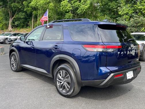 2022 Nissan Pathfinder SV 4WD