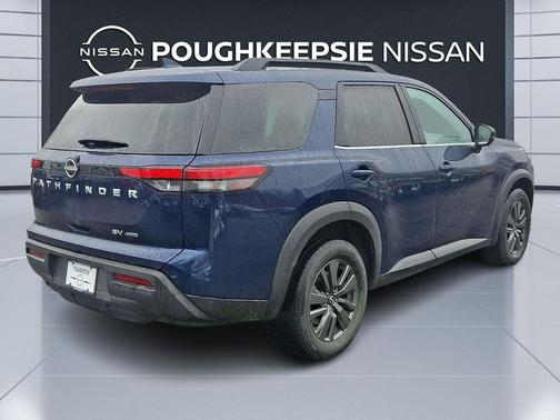 2022 Nissan Pathfinder SV 4WD
