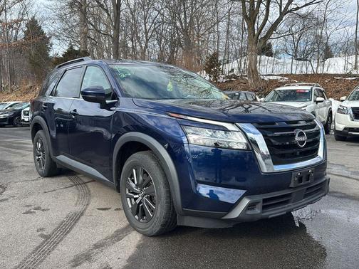 2022 Nissan Pathfinder SV 4WD