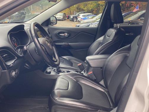 2020 Jeep Cherokee Altitude