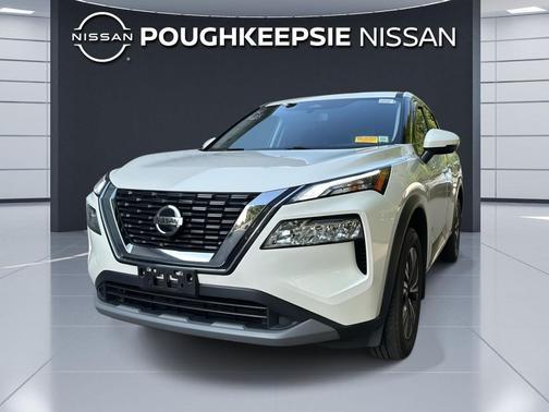 Pearl White Tricoat 2021 Nissan Rogue SV