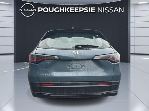 Nordic Forest Pearl 2023 Honda HR-V LX