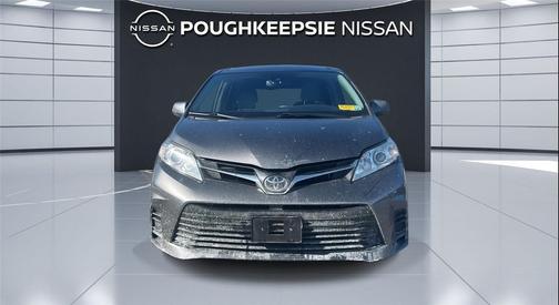 2019 Toyota Sienna LE