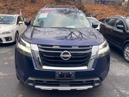 2023 Nissan Pathfinder SL 4WD