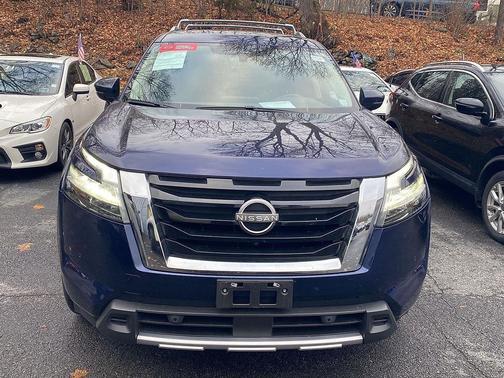 2023 Nissan Pathfinder SL 4WD