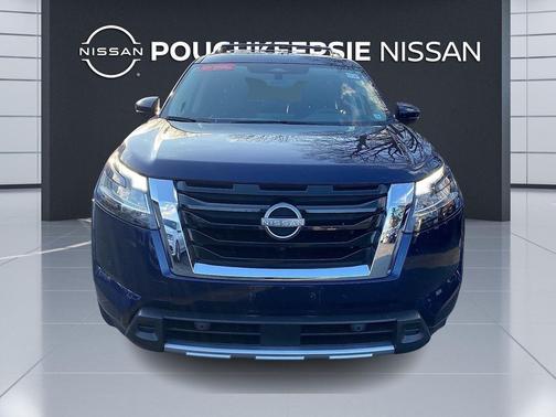 2023 Nissan Pathfinder SL 4WD
