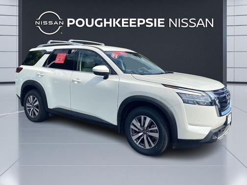 2023 Nissan Pathfinder SL 4WD