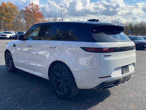 2023 Land Rover Range Rover Sport SE
