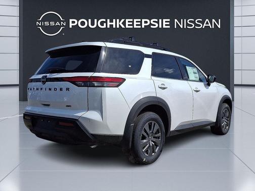 Everest White Pearl Tricoat 2026 Nissan Pathfinder SV