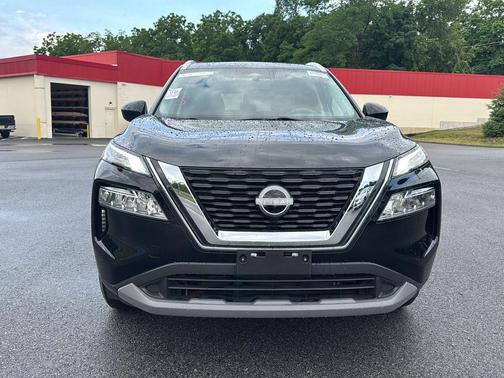 Super Black 2023 Nissan Rogue SV