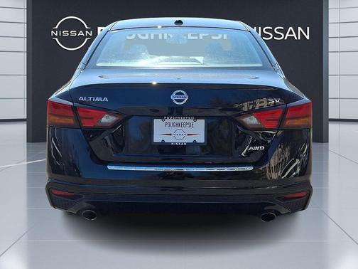 Super Black 2020 Nissan Altima 2.5 SV