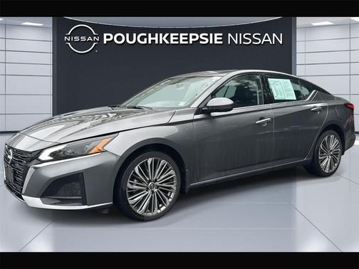 Gun Metallic 2024 Nissan Altima 2.5 SL