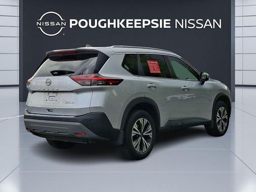 Brilliant Silver Metallic 2023 Nissan Rogue SV