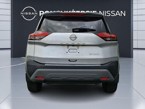 Brilliant Silver Metallic 2023 Nissan Rogue SV
