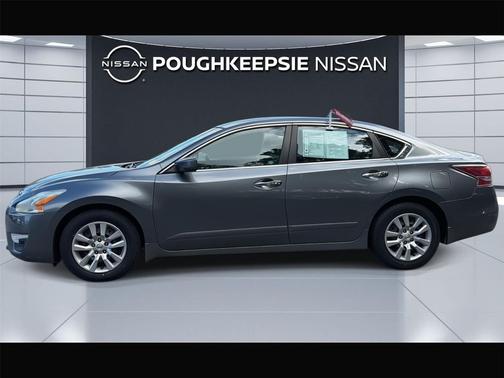 Gun Metallic 2015 Nissan Altima 2.5 S