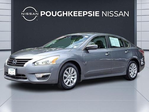 Gun Metallic 2015 Nissan Altima 2.5 S