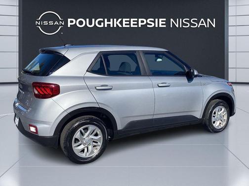 2023 Hyundai VENUE SE