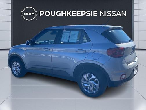 2023 Hyundai VENUE SE