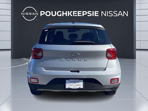 2023 Hyundai VENUE SE