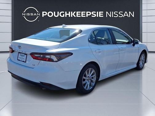 Ice Cap 2023 Toyota Camry LE