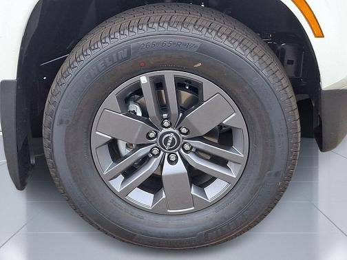 Glacier White 2026 Nissan Frontier SV