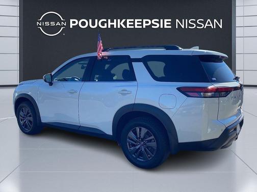 2022 Nissan Pathfinder SV 4WD