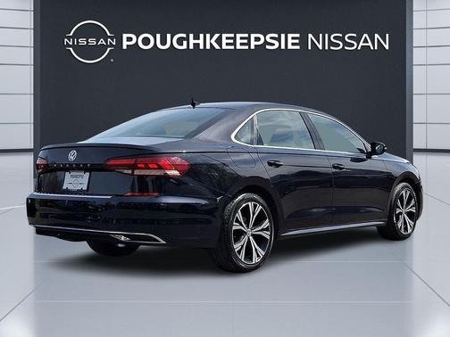 Deep Black Pearl 2021 Volkswagen Passat 2.0T SE