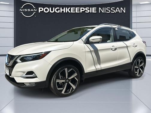 Pearl White Tricoat 2022 Nissan Rogue Sport SL
