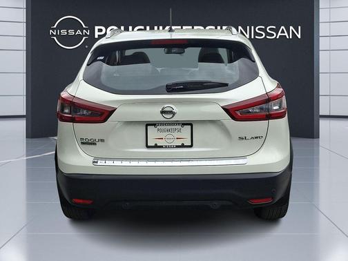 Pearl White Tricoat 2022 Nissan Rogue Sport SL
