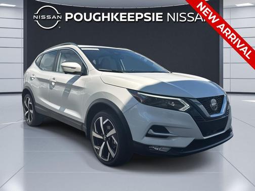Pearl White Tricoat 2022 Nissan Rogue Sport SL