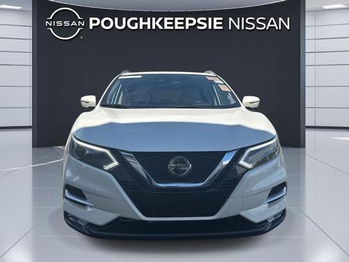Pearl White Tricoat 2022 Nissan Rogue Sport SL