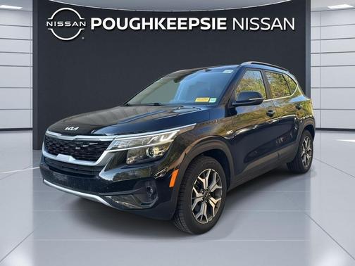 Cherry Black 2022 Kia Seltos EX