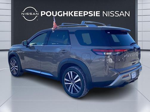 2023 Nissan Pathfinder Platinum 4WD
