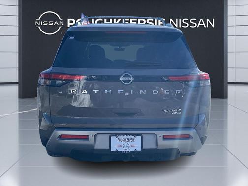 2023 Nissan Pathfinder Platinum 4WD