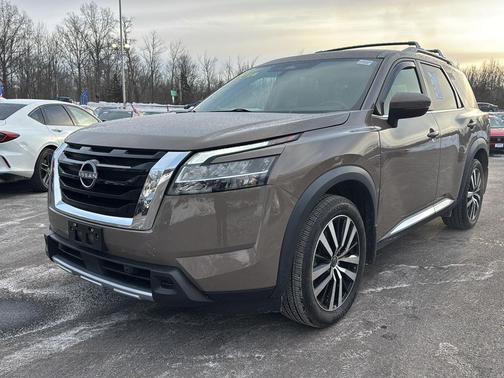 2023 Nissan Pathfinder Platinum 4WD