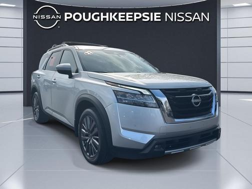 2023 Nissan Pathfinder SL 4WD