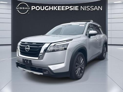 2023 Nissan Pathfinder SL 4WD