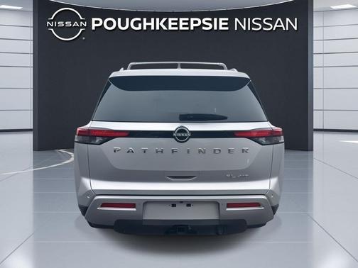 2023 Nissan Pathfinder SL 4WD