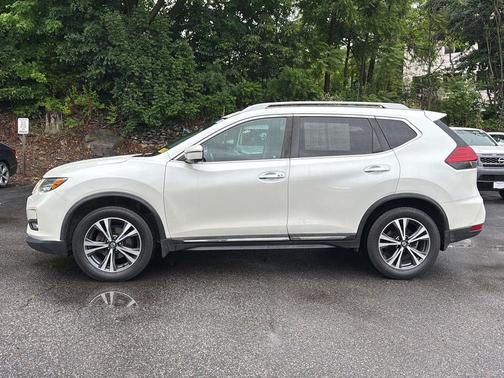 Pearl White 2017 Nissan Rogue SL