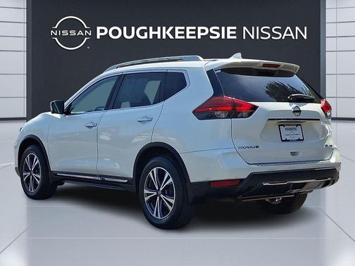 Pearl White 2017 Nissan Rogue SL
