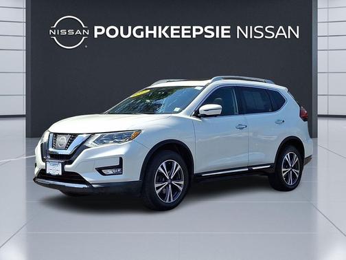 Pearl White 2017 Nissan Rogue SL