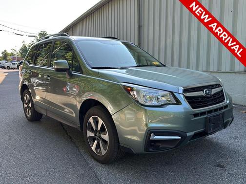 Jasmine Green Metallic 2018 Subaru Forester 2.5i Premium