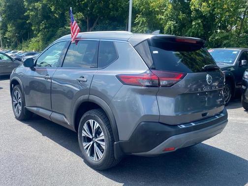 Gun Metallic 2021 Nissan Rogue SV