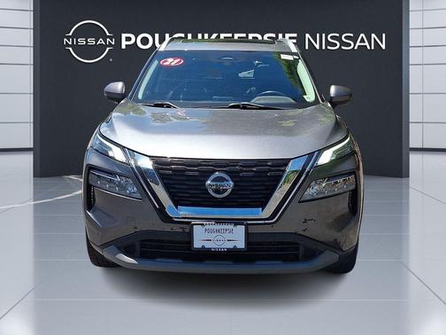 Gun Metallic 2021 Nissan Rogue SV